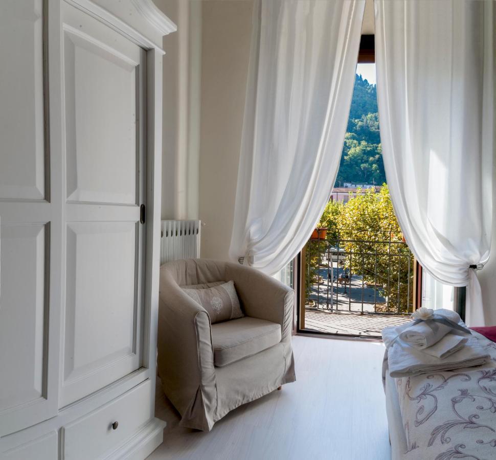 Bed and Breakfast Le Finestre Sulla Piazza Boiano Экстерьер фото